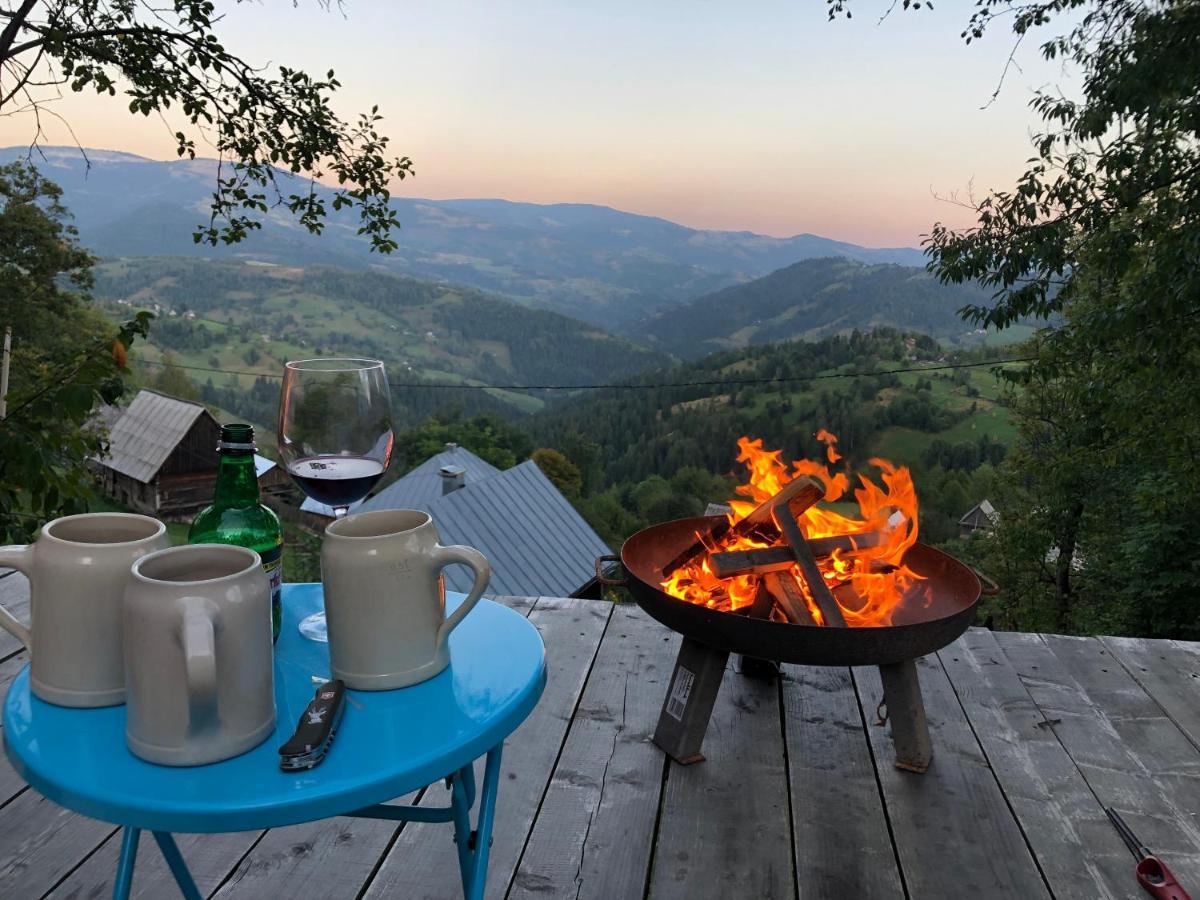 La Noi La Munte Villa Matisesti Exteriör bild